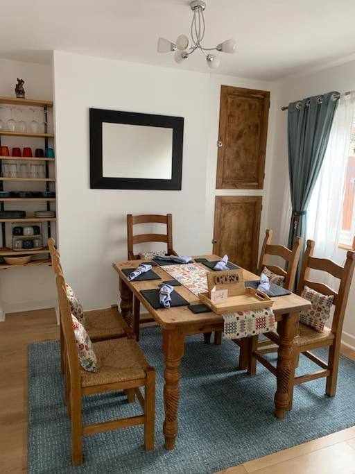Mountain Views In The Heart Of Brecon Town Villa Exterior photo